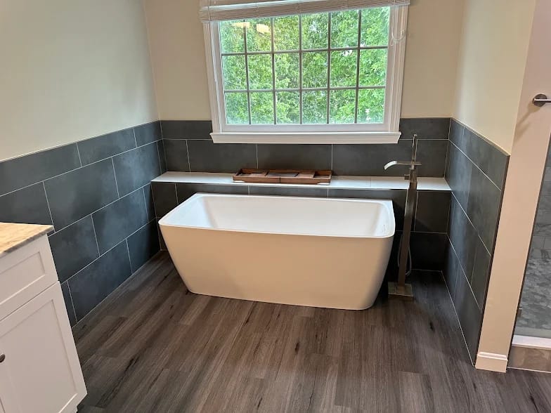 Modern Freestanding Tub